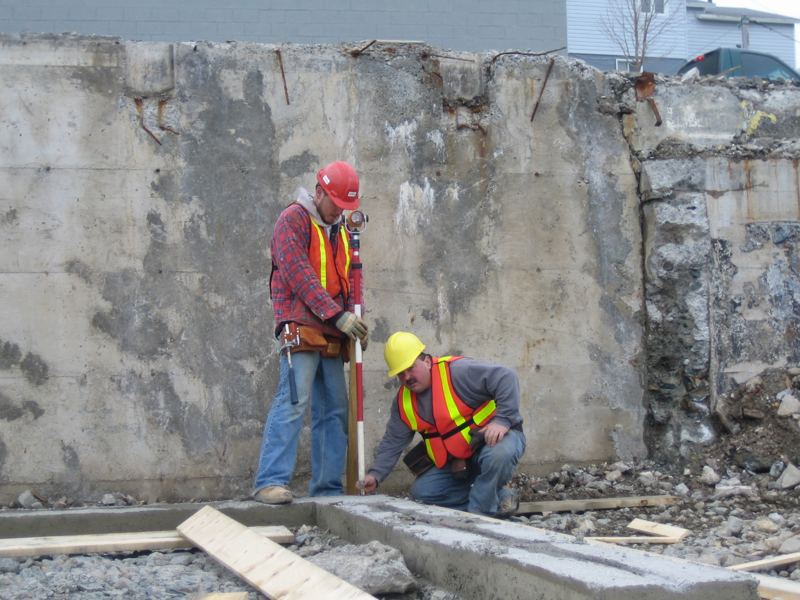 Laying markings for setting forms